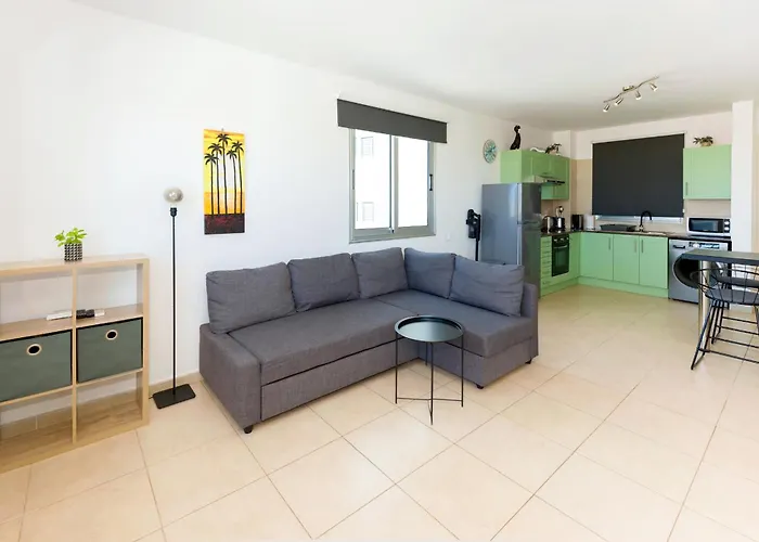 Sea View Apt*spacious Balcony*200m To The